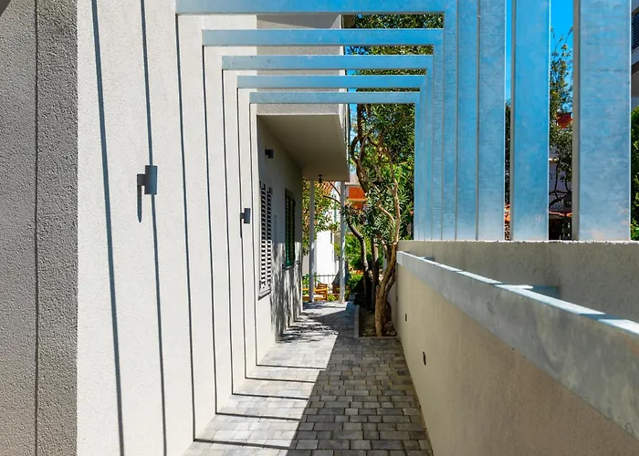 Lägenhet Charming Renovated Next To The Sea *